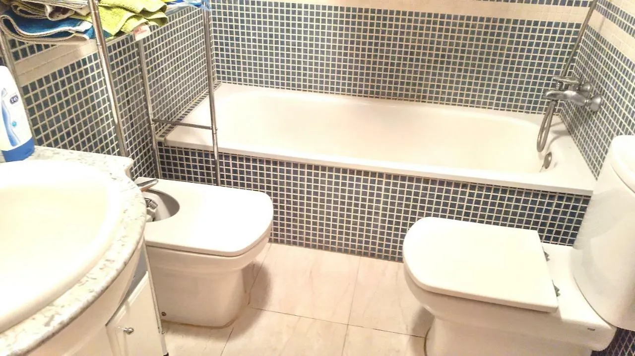 מלון ל'אמפולה Apartamento Hort De Salomo דירה
