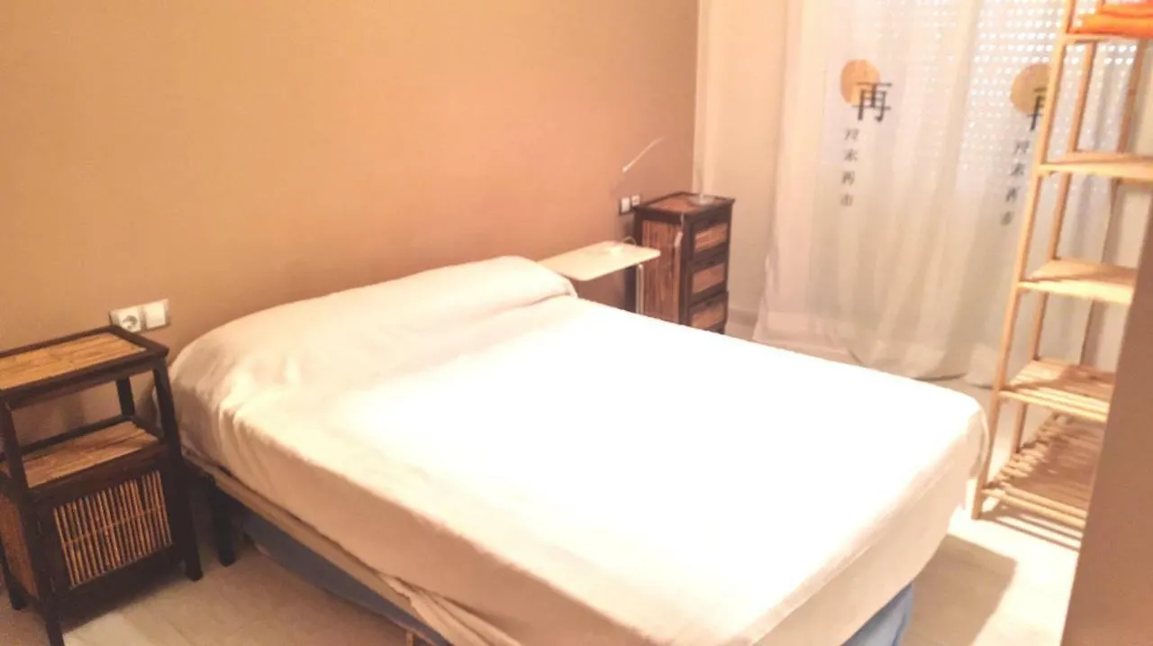 דירה מלון ל'אמפולה Apartamento Hort De Salomo ספרד