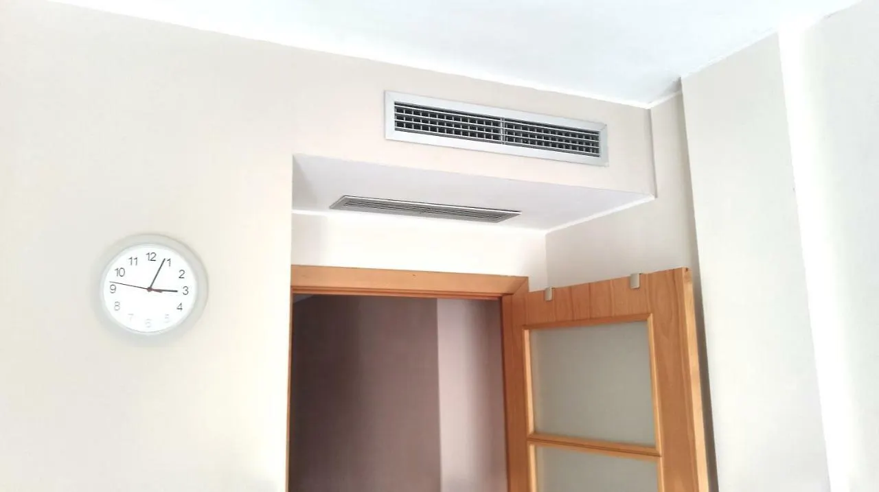 מלון ל'אמפולה Apartamento Hort De Salomo ספרד
